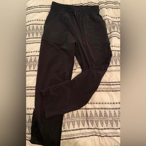 Lululemon size 6 joggers